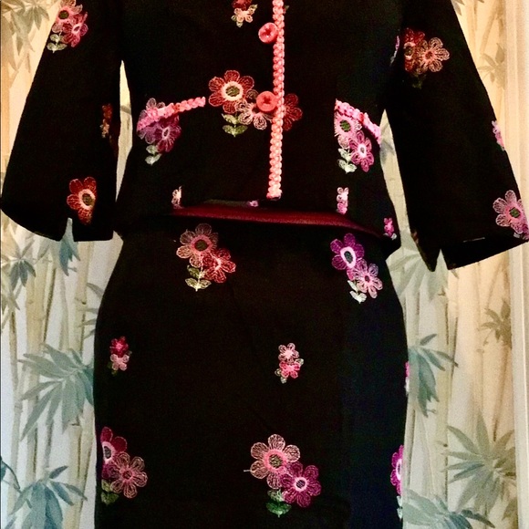 Cynthia Steffe Pink Flower Suit - Picture 4 of 8